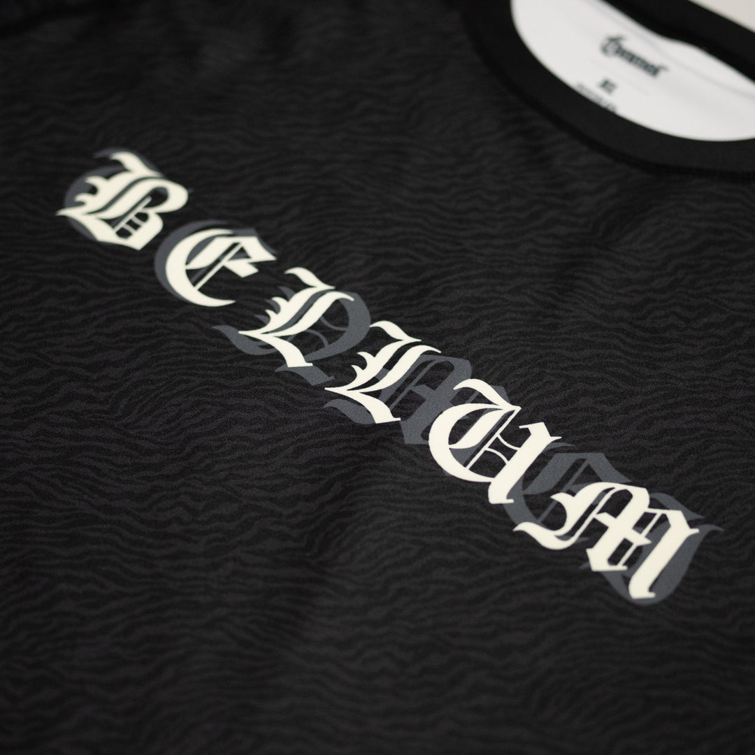 Tenmei Original × BELLUM / DIRTY PLAY Rash Guard Short Sleeve