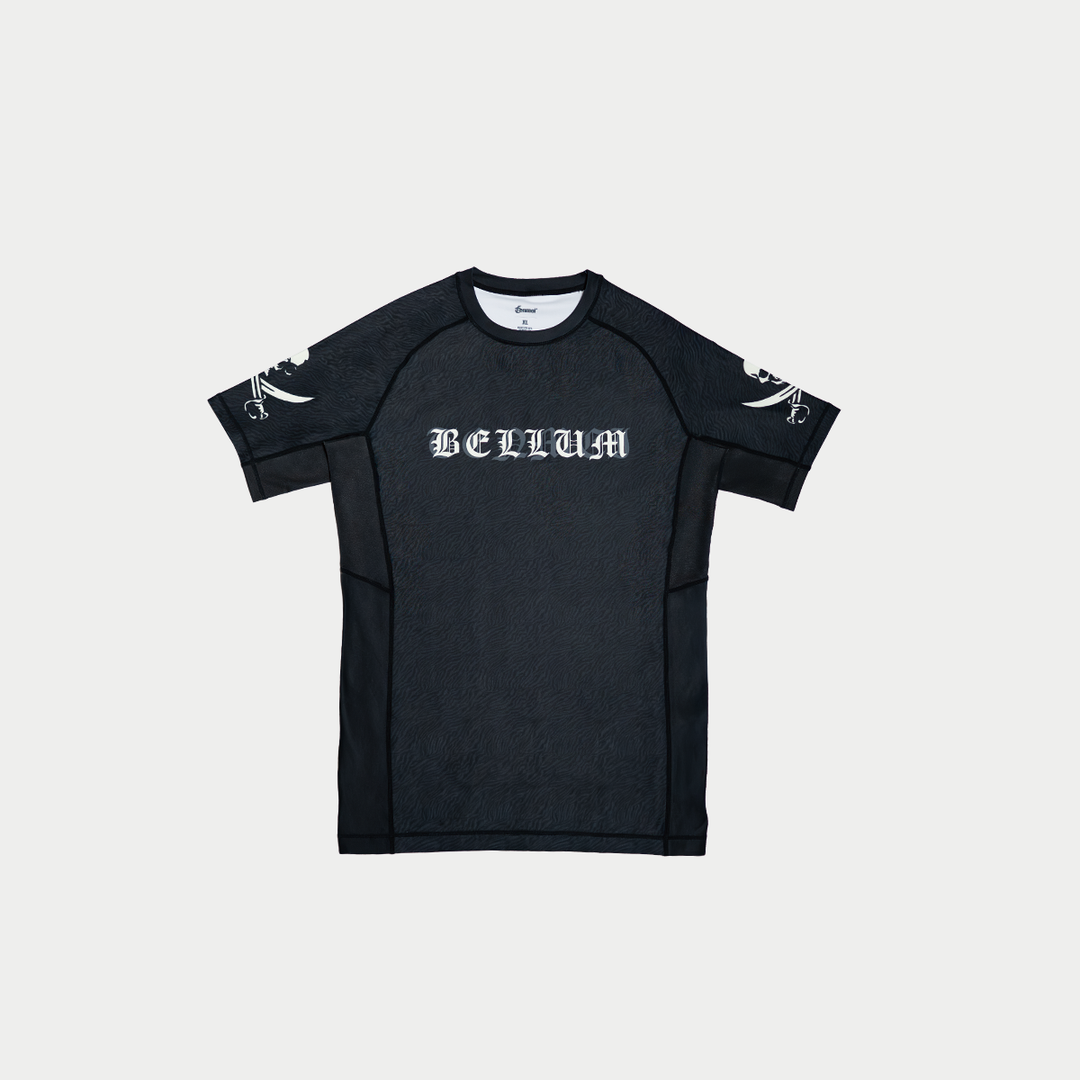 Tenmei Original × BELLUM / DIRTY PLAY Rash Guard Short Sleeve